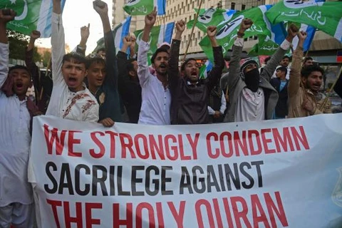 Biểu tình tại Pakistan phản đối vụ đốt kinh Koran. (Nguồn: Le Monde/AFP)