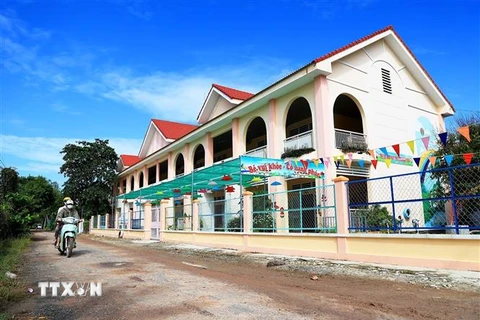 Trường mầm non xã Hòa Hiệp, huyện Tân Biên, được đầu tư dành cho con em đồng bào dân tộc thiểu số vùng biên giới Tây Ninh. (Ảnh: Hồng Đạt/TTXVN)