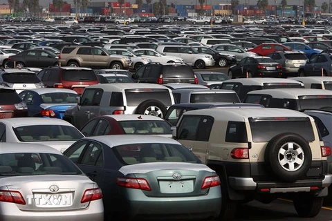 Xe ôtô của Toyota Nhật Bản tại trung tâm phân phối xe của hãng ở cảng Long Beach, Mỹ. (Ảnh: Getty Images/TTXVN)