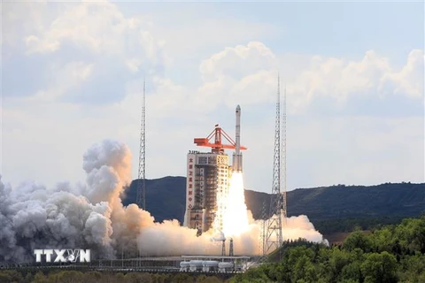 Tên lửa đẩy Trường Chinh-6 mang theo vệ tinh Yaogan-40 được phóng lên quỹ đạo từ Trung tâm phóng vệ tinh Thái Nguyên, tỉnh Sơn Tây, Trung Quốc, ngày 19/9/2023. (Ảnh: THX/TTXVN)