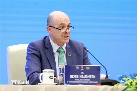 Ông Denis Naughten, Nghị sỹ Ireland, Chủ tịch Nhóm Làm việc của IPU về Khoa học và Công nghệ phát biểu. (Ảnh: TTXVN)