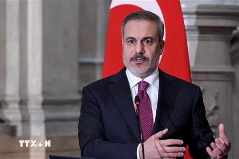 Ngoại trưởng Thổ Nhĩ Kỳ Hakan Fidan phát biểu tại cuộc họp báo ở Cairo ngày 14/10/2023. (Ảnh: AFP/TTXVN)