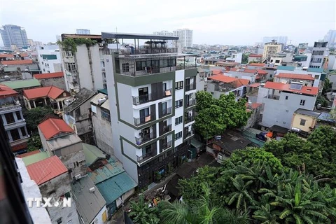 Nhiều chung cư mini, nhà ở cho thuê vi phạm về xây dựng khi vượt quá số tầng cho phép. (Ảnh: Tuấn Anh/TTXVN)