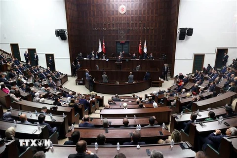 Toàn cảnh một phiên họp của Quốc hội Thổ Nhĩ Kỳ tại Ankara, ngày 15/3/2023. (Ảnh: AFP/TTXVN)