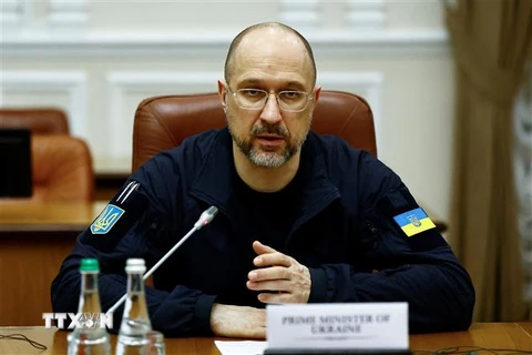 Thủ tướng Ukraine Denys Shmyhal phát biểu tại Kiev. (Ảnh: AFP/TTXVN)