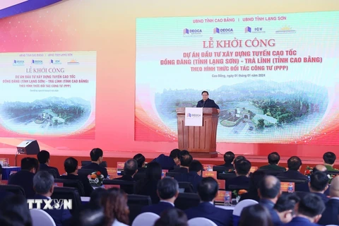 Thủ tướng Phạm Minh Chính phát lệnh khởi công dự án Cao tốc Đồng Đăng-Trà Lĩnh. (Ảnh: Dương Giang/TTXVN)