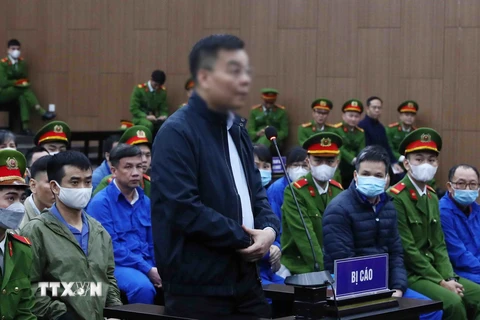Bị cáo Chu Ngọc Anh, cựu Bộ trưởng Bộ Khoa học và Công nghệ khai báo trước tòa. (Ảnh: Phạm Kiên/TTXVN)