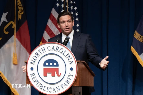 Thống đốc bang Florida Ron DeSantis phát biểu tại Greensboro, Bắc Carolina, Mỹ, ngày 9/6/2023. (Ảnh: AFP/TTXVN)