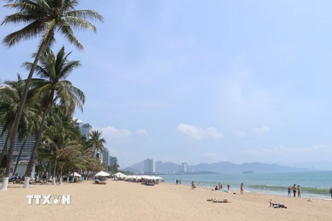 Bãi biển Nha Trang. (Ảnh: Đặng Tuấn/TTXVN)
