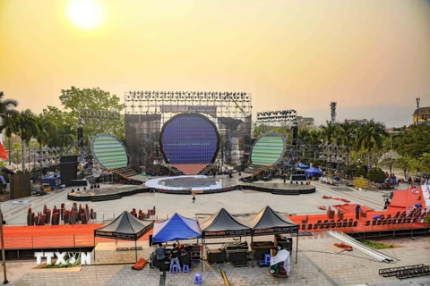 Sân khấu diễn ra Lễ khai mạc Năm Du lịch Quốc gia - Điện Biên và Lễ hội Hoa Ban năm 2024. (Ảnh: Xuân Tư/TTXVN)