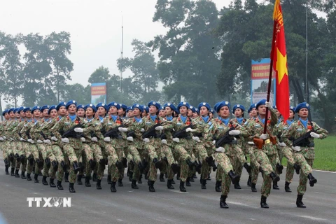 Khối sĩ quan Gìn giữ hòa bình Việt Nam tham gia diễn tập.(Ảnh: Trọng Đức/TTXVN)