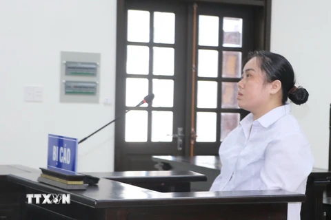 Bị cáo Ong Thị Bích Ngọc tại phiên xét xử sơ thẩm của Tòa án nhân dân tỉnh Bạc Liêu. (Ảnh: Tuấn Kiệt/TTXVN)