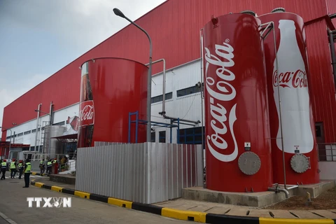 Một nhà máy của Coca Cola ở Cikedokan, Bekasi-West Java, Indonesia. (Ảnh: AFP/TTXVN)