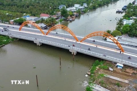 Cầu Tây Đô bắc qua sông Cần Thơ có vốn đầu tư hơn 225 tỷ đồng. (Ảnh: Thanh Liêm/TTXVN)