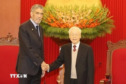 Tổng Bí thư Nguyễn Phú Trọng tiếp ông José Miguel Mejía Abreu, Tổng Bí thư Đảng Phong trào Cánh tả Thống nhất (MIU) Cộng hòa Dominicana trong chuyến thăm Việt Nam, ngày 21/2/2023. (Ảnh: Trí Dũng/TTXVN)