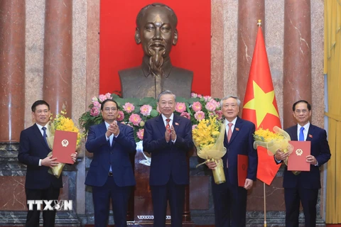 Tổng Bí thư, Chủ tịch nước trao Quyết định bổ nhiệm các Phó Thủ tướng, Bộ trưởng