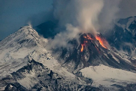 Một đợt phun trào của núi lửa Shiveluch. (Nguồn: Volcanoadventures)