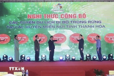 Khai trương các tuyến du lịch đi bộ trong rừng tại các huyện miền núi Thanh Hoá. (Ảnh: Hoa Mai/TTXVN)