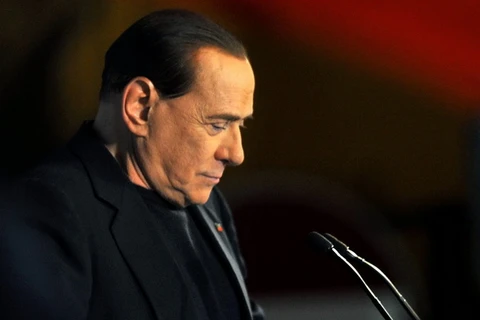 Ông Berlusconi bị cấm tham gia công quyền trong 2 năm