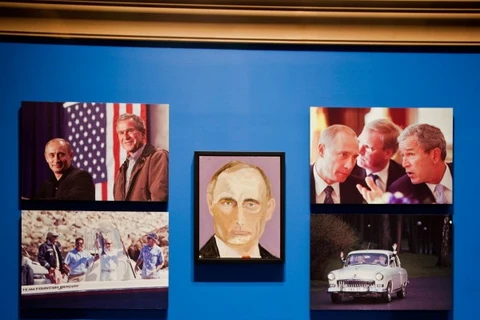 [Photo] Chân dung các nguyên thủ qua nét bút cựu Tổng thống Mỹ