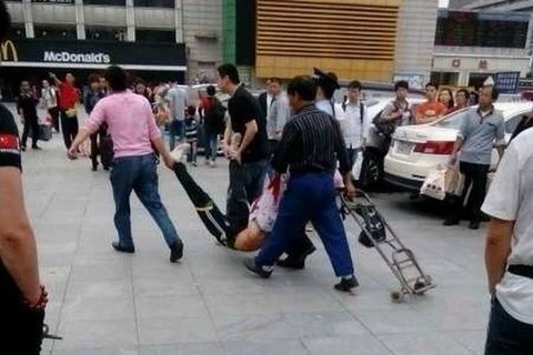 Tấn công bằng dao ở ga tàu Trung Quốc, 6 người bị thương