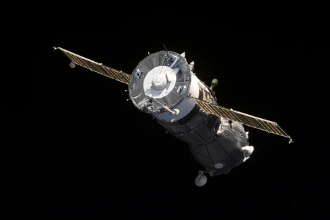 Tàu vũ trụ Soyuz của Nga từ ISS trở về Trái Đất an toàn