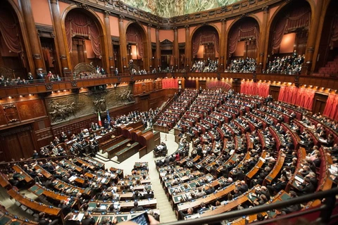 Thượng viện Italy "bật đèn xanh" cho cuộc chiến chống tham nhũng
