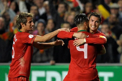 Video Ronaldo lập công, Bồ Đào Nha hạ Thụy Điển