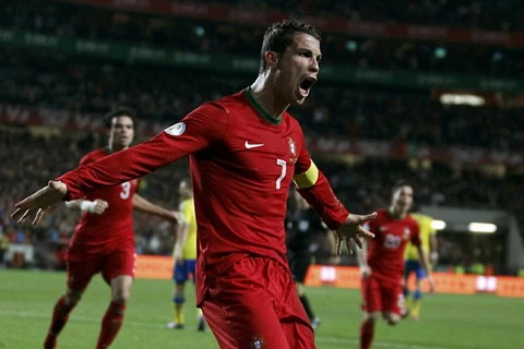 Ronaldo giúp BĐN hạ Thụy Điển, Pháp có nguy cơ bị loại