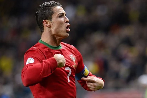 "Siêu nhân" Ronaldo lập hat-trick đưa Bồ Đào Nha đến Brazil