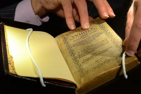 Cuốn sách thơ Kinh Thánh "Bay Psalm Book." (Nguồn: bbsmktg.com)