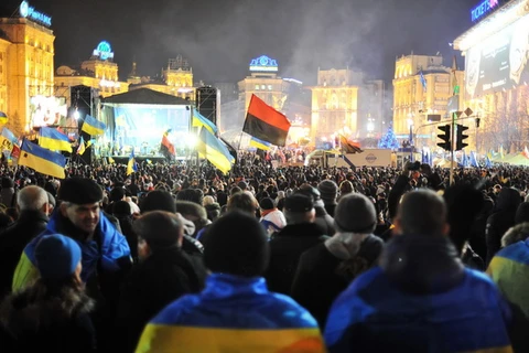 Lực lượng đối lập biểu tình tại quảng trường Độc lập, thủ đô Kiev, Ukraine ngày 5/12. (Nguồn: AFP/TTXVN)