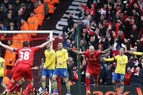 Liverpool-Arsenal 5-1: Skrtel, Sterling vùi dập các Pháo thủ