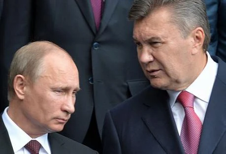 Tổng thống Ukraine Viktor Yanukovych có cuộc gặp chớp nhoáng với người đồng cấp Nga Vladimir Putin