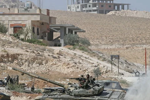 Xe tăng Thổ Nhĩ Kỳ vượt biên giới tấn công sang Syria