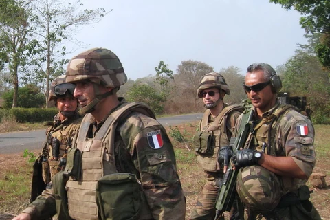 Binh sỹ Pháp thuộc lực lượng giữ gìn hòa bình quốc tế tại thị trấn Sibut ngày 1/2. (Nguồn: AFP/TTXVN)