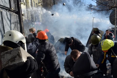 Video cận cảnh bạo loạn kinh hoàng tại Ukraine