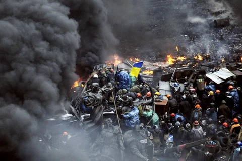 Đấu súng giữa cảnh sát Ukraine và người biểu tình ở Kiev