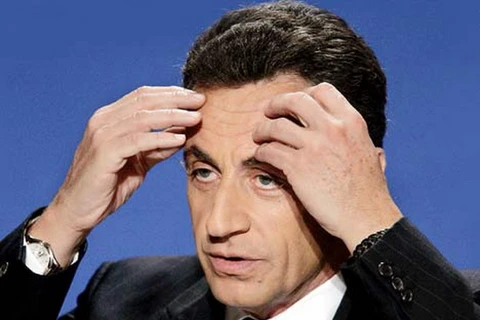 Pháp "dậy sóng" vì vụ nghe lén điện thoại của ông Sarkozy 