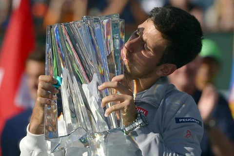 Hạ gục Federer, Djokovic đăng quang Indian Wells