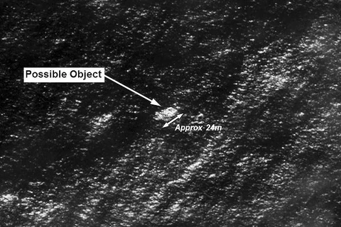 Vật thể mà vệ tinh Australia chụp được ở Ấn Độ dương nghi là của máy bay Malaysia (Nguồn: AMSA)