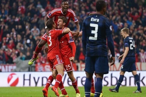 Vùi dập Man United, Bayern hiên ngang vào bán kết