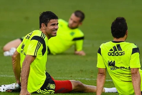 [Video] Diego Costa biến Sergio Ramos trở thành gã hề