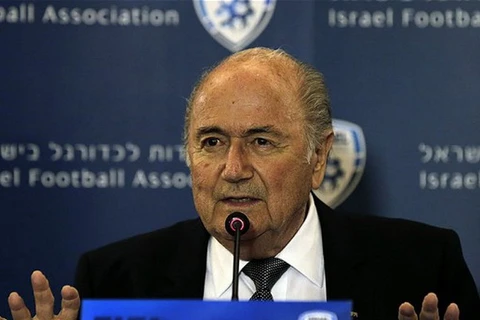 Chủ tịch FIFA Blatter phản đối bỏ phiếu lại World Cup 2022