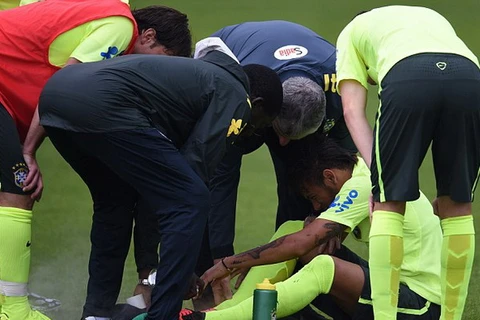 [Video] Cận cảnh tình huống dẫn đến chấn thương của Neymar
