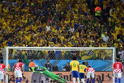[Video] Neymar sút quyết đoán tạo nên bước ngoặt cho Brazil
