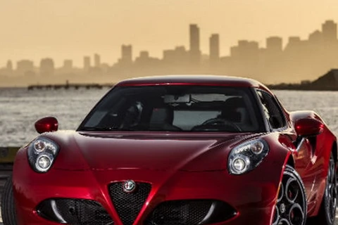 Alfa Romeo 4C 2015 sẽ có giá khởi điểm từ 53.900 USD