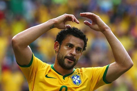 Fred gây thất vọng, Brazil đang khủng hoảng vị trí trung phong