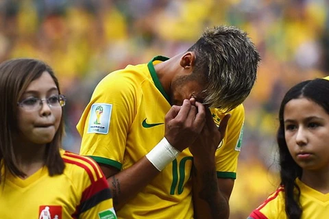 Neymar lại rơi lệ khi hát quốc ca trước trận Brazil-Mexico