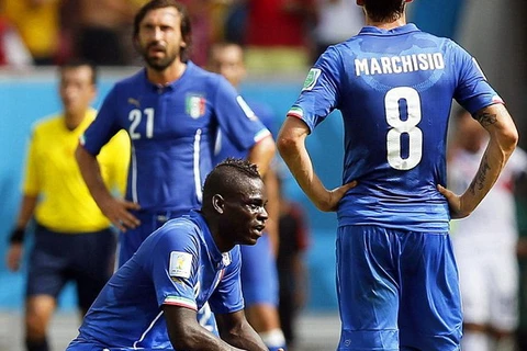 Đã có 4 đội giành vé vào vòng 1/8, Italy có nguy cơ bị loại